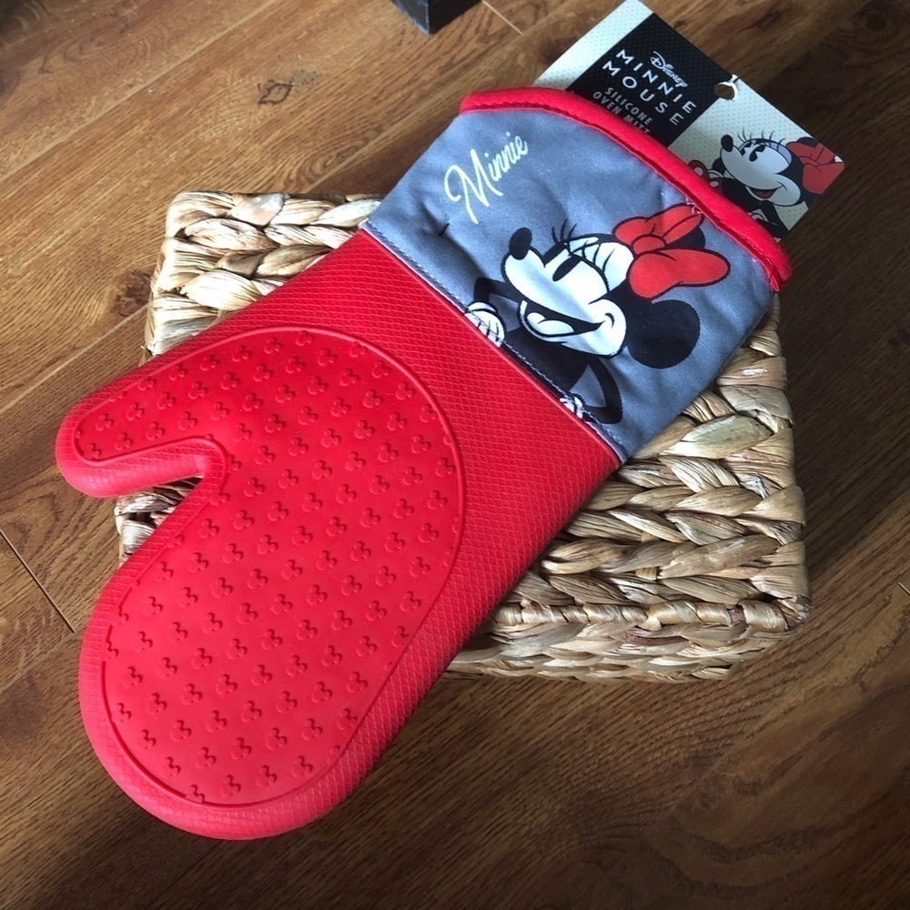 Disney: Minnie Mouse: Silicone Oven Mitt